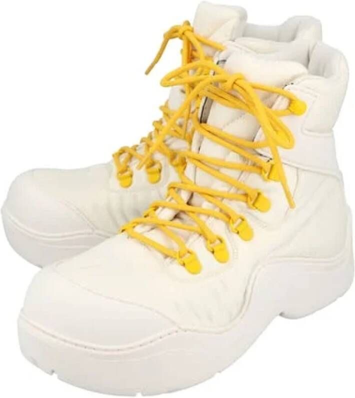 Bottega Veneta Vintage Witte Nylon Statement Enkellaarzen White Dames
