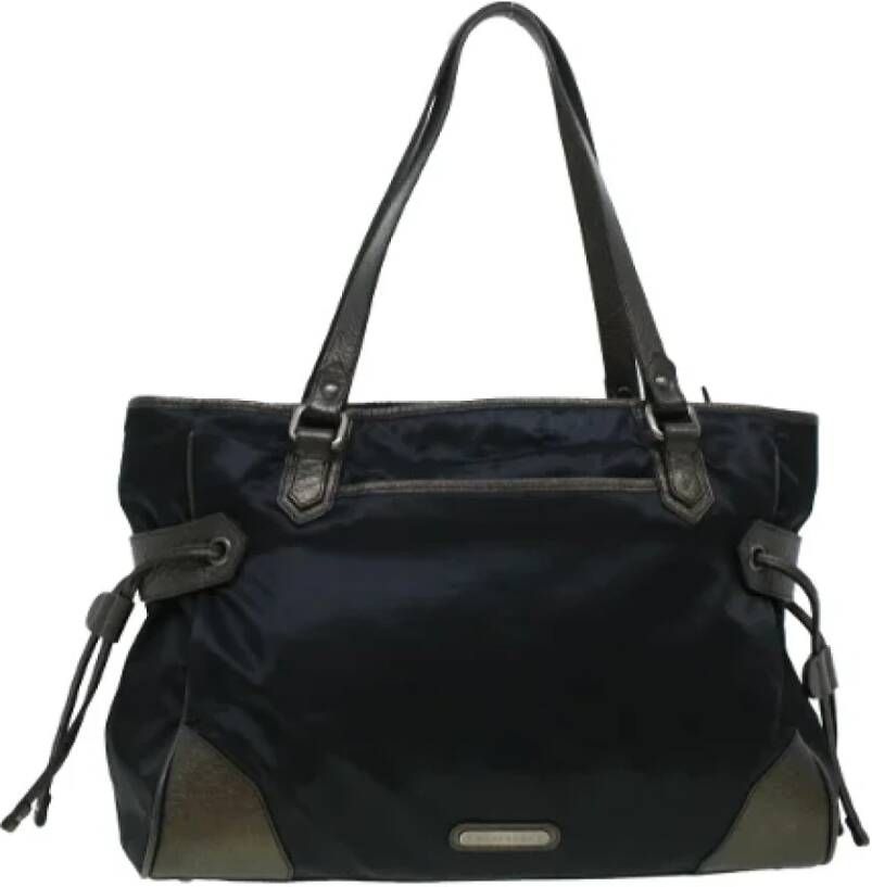Burberry Vintage Pre-owned Nylon shoulder-bags Zwart Dames