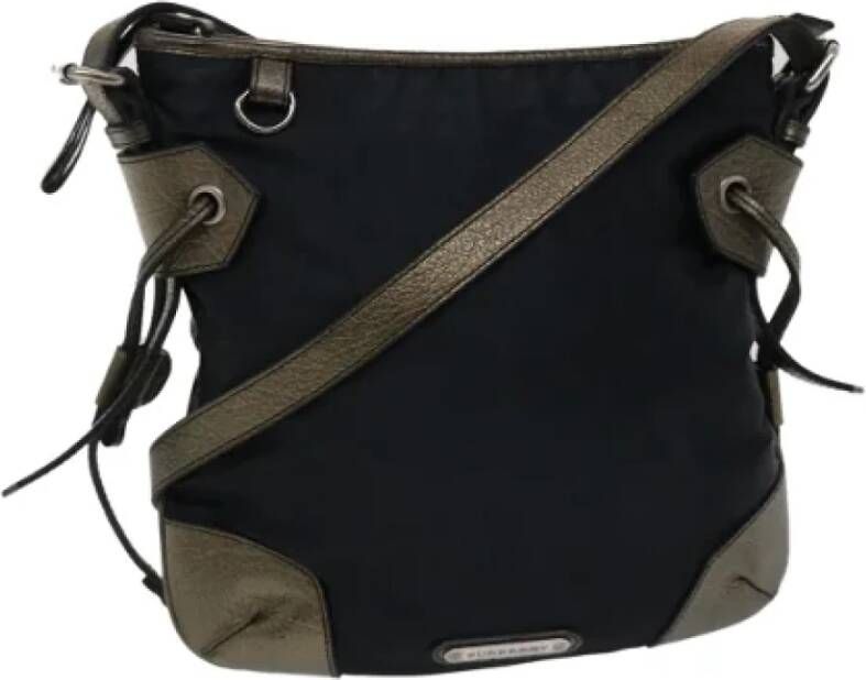 Burberry Vintage Pre-owned Nylon shoulder-bags Zwart Dames