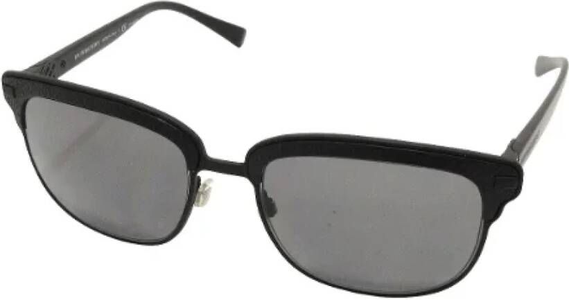 Burberry Vintage Pre-owned Plastic sunglasses Zwart Dames