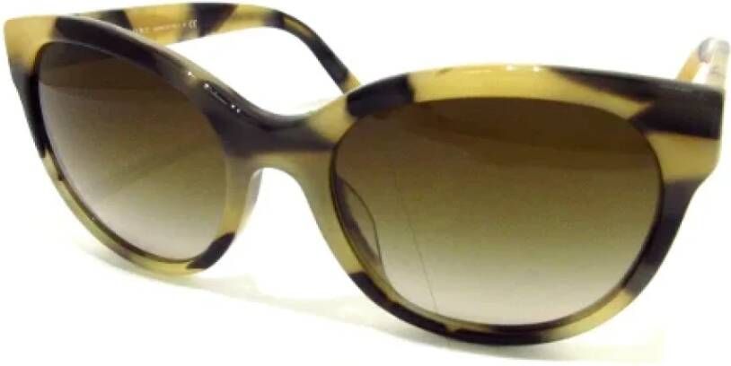 Burberry Vintage Pre-owned Plastic sunglasses Zwart Dames