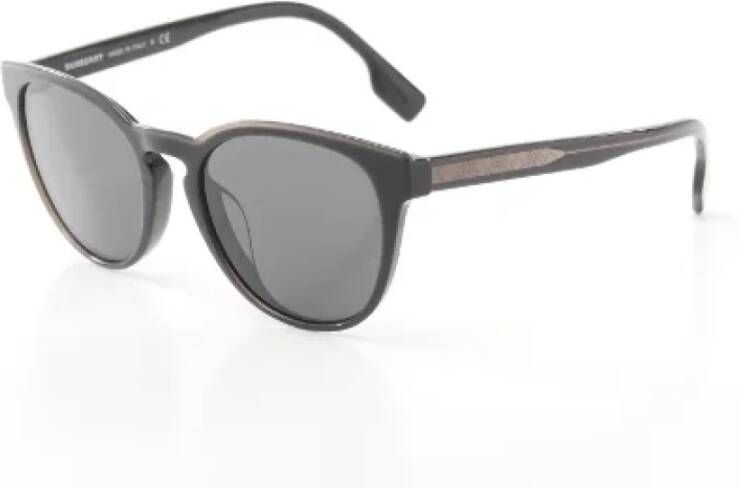 Burberry Vintage Pre-owned Plastic sunglasses Zwart Dames