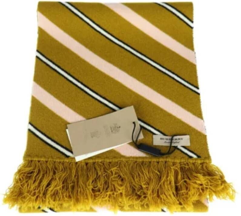 Burberry Vintage Pre-owned Wool scarves Yellow Dames