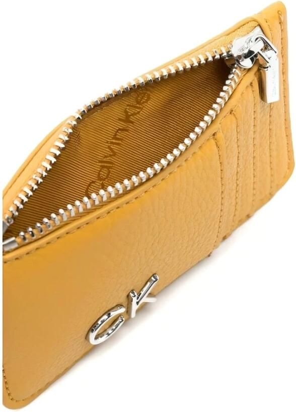 Calvin Klein Gouden Portemonnee en Kaarthouder voor Moderne Vrouwen Yellow Dames