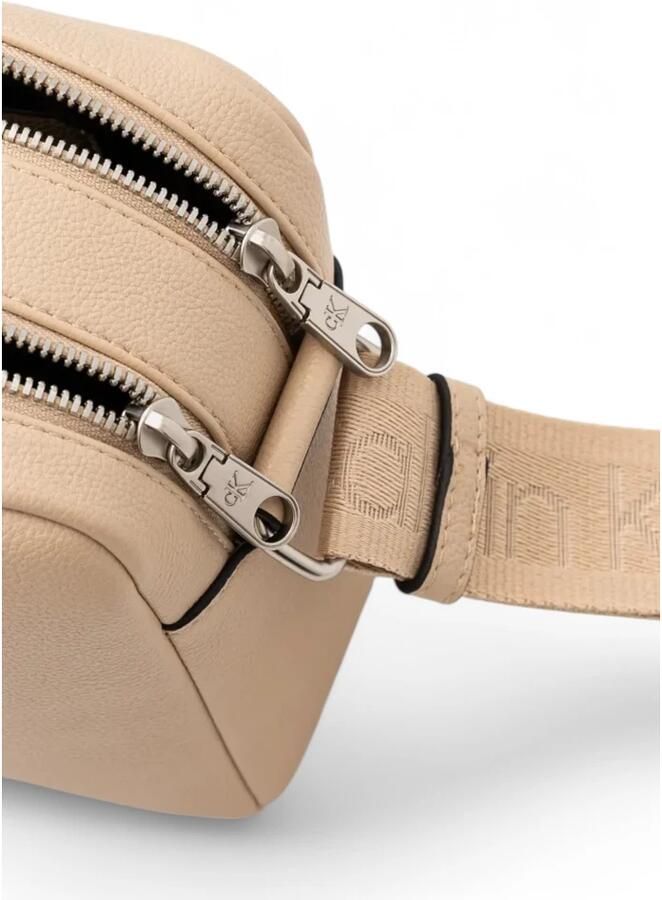 Calvin Klein Jeans Elegante Handtas met Polyurethaan Design Beige Dames