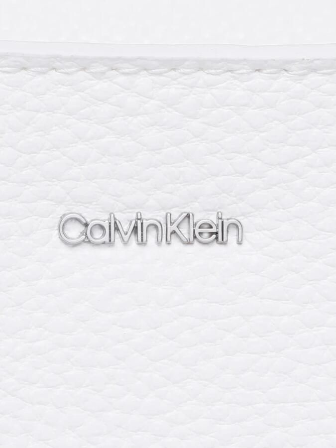Calvin Klein Schoudertas van gerecycled polyester met contrasterende details White Dames