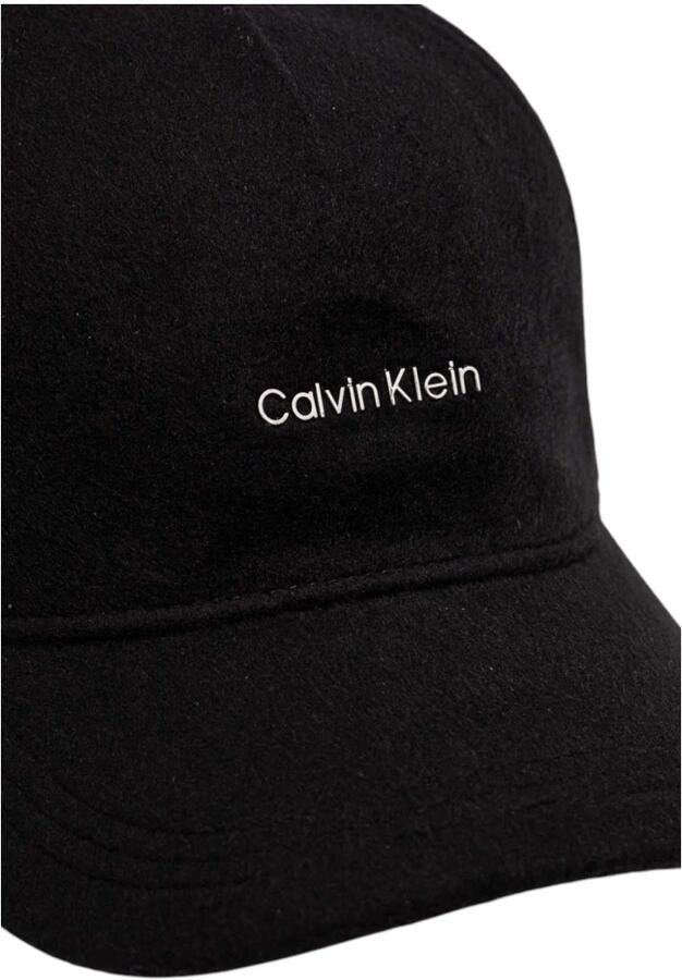 Calvin Klein Metalen Lettering Wollen Muts Vrouwen Black Dames