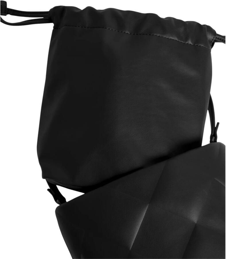 Calvin Klein Gewatteerde Bucket Handtas met Materialen Black Dames