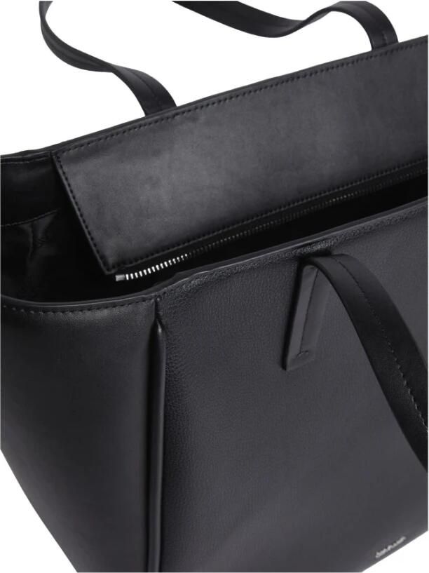 Calvin Klein Polyethyleen Handtas met Polyurethaan Samenstelling Black Dames