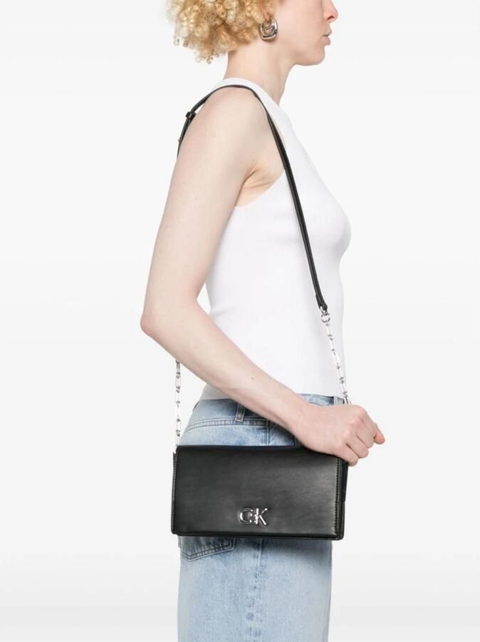 Calvin Klein Zwarte Tassen voor een Stijlvolle Look Black Dames