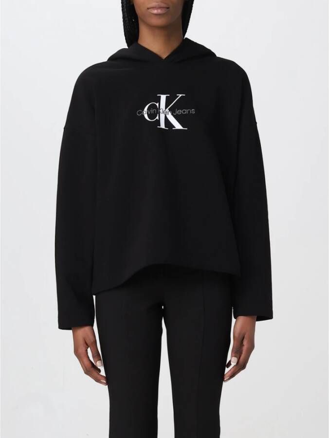 Calvin Klein Dolce Gabbana Bourgondië Suede Ronde Teenpompen Black Dames