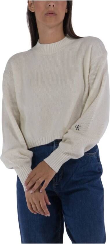 Calvin Klein Ontspannen ivoorkleurige geribbelde trui met hoge nek en geborduurde mouw White Dames