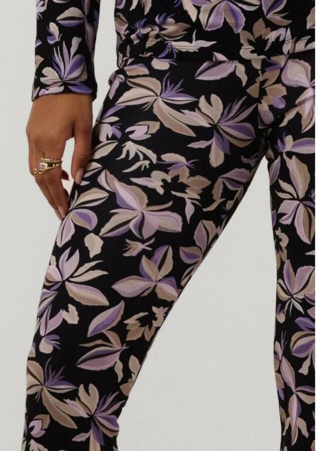 Catwalk Junkie high waist flared broek TR SLOW DANCE met all over print violet - Foto 2
