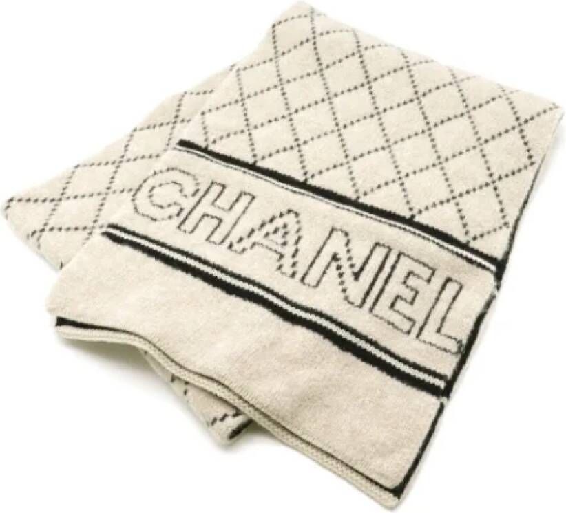 Chanel Vintage Pre-owned Cashmere scarves Beige Dames