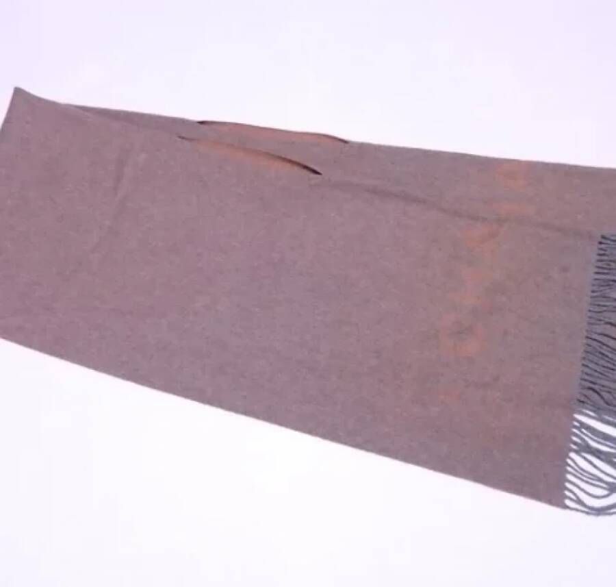 Chanel Vintage Pre-owned Cashmere scarves Oranje Dames