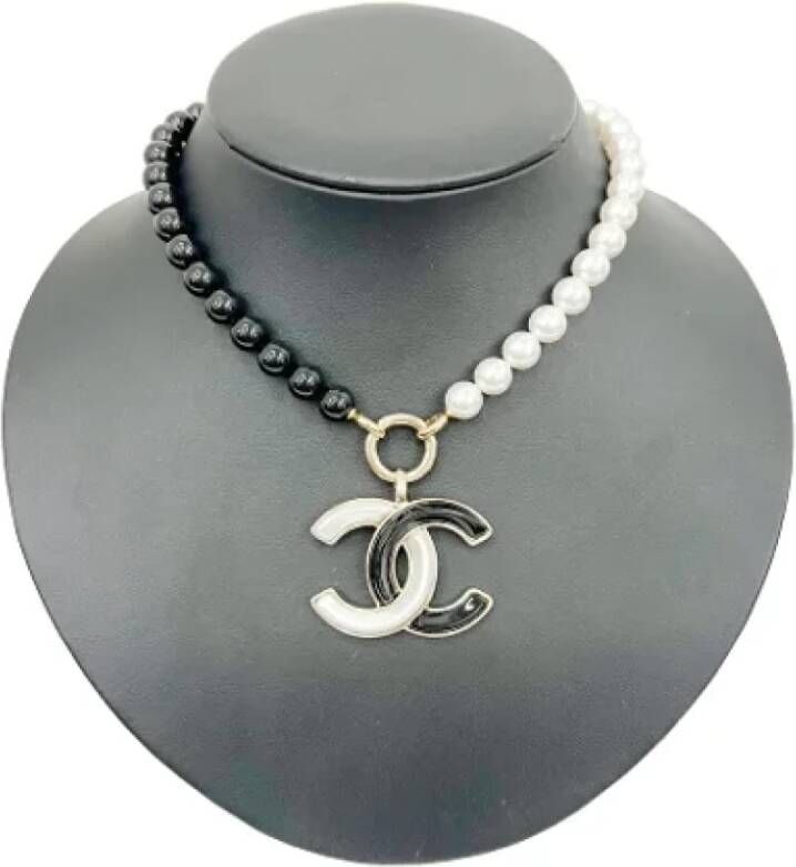 Chanel Vintage Pre-owned Metal chanel-jewelry Zwart Dames
