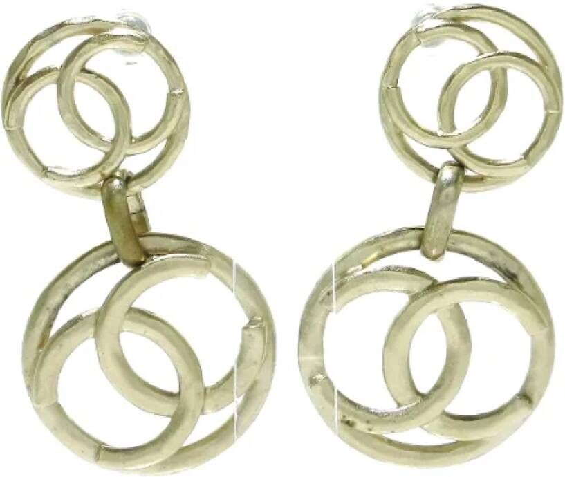 Chanel Vintage Pre-owned Metal earrings Geel Dames
