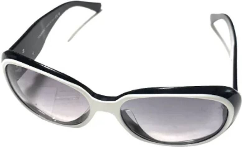 Chanel Vintage Pre-owned Plastic sunglasses Zwart Dames