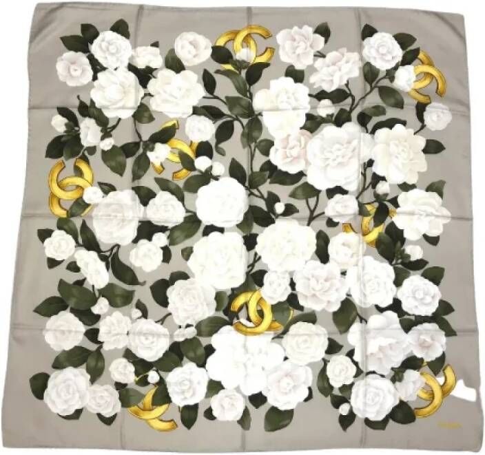 Chanel Vintage Pre-owned Silk scarves Grijs Dames