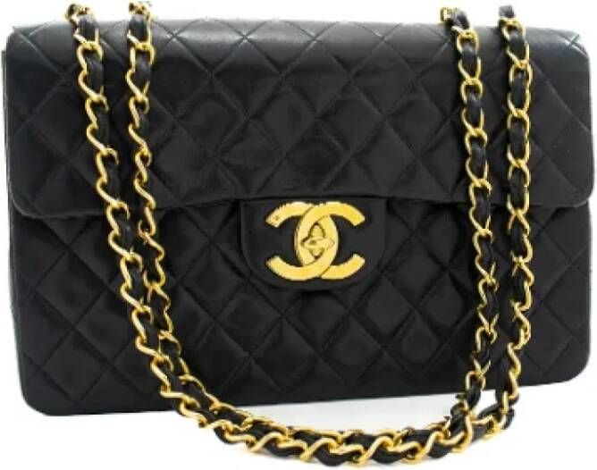 Chanel Vintage Tweedehands Schoudertas Tijdloos Model Zwart Leer Zwart Dames
