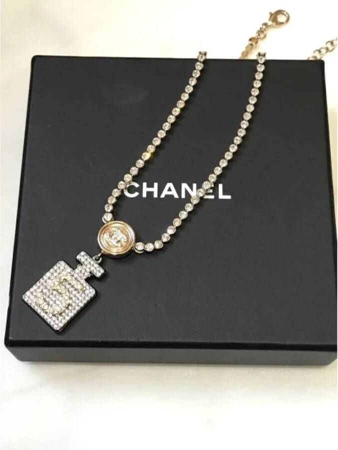 Chanel Vintage Tweedehands sieraden Grijs Dames