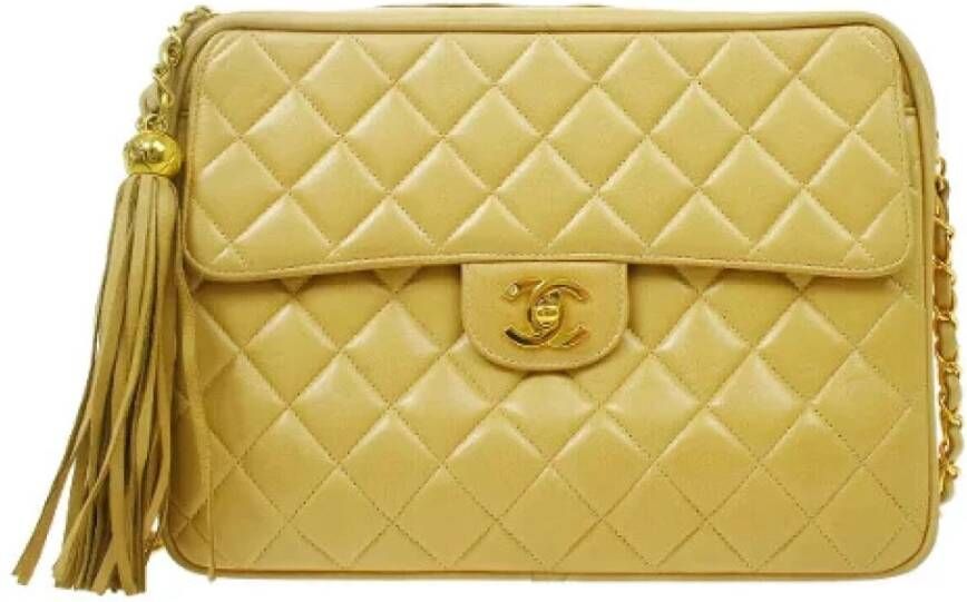 Chanel Vintage Voldoende lederen Chanel-bags Geel Dames