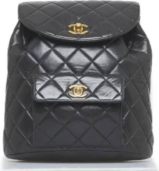 Chanel Vintage Zwarte leren rugzak met Matelasse ontwerp Zwart Dames