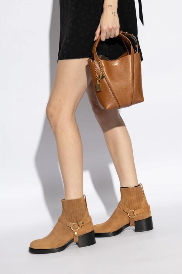 Chloé Hobo bags Structured Brown Shoulder Bag With Textured Finish in bruin - Foto 3