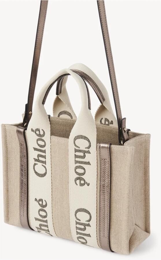 Chloé Shoppers & Totes Woody Small Tote Bag in groen - Foto 13