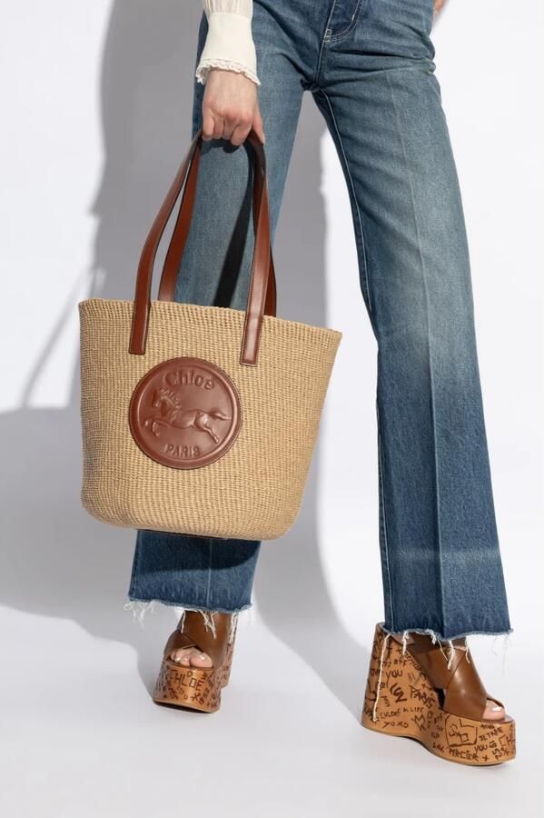 Chloé Shoppers & Totes Large Horse Medal Bag Made Of Natural Fibers in beige - Foto 4