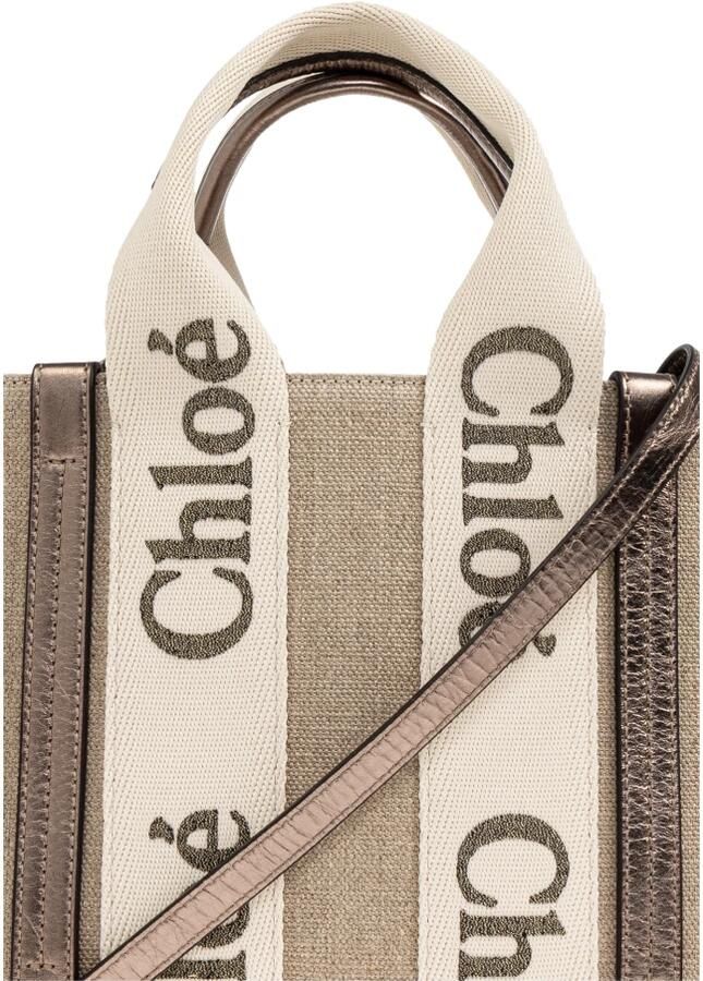 Chloé Shoppers & Totes Woody Small Tote Bag in groen - Foto 9