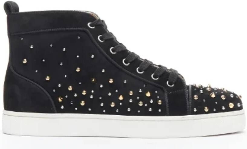 Louboutin suede online zwart