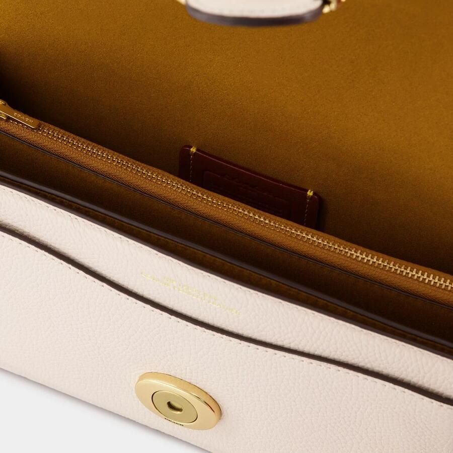 Coach Crossbody bags Polished Pebble Leather Tabby Shoulder Bag 26 Refr in wit - Foto 5