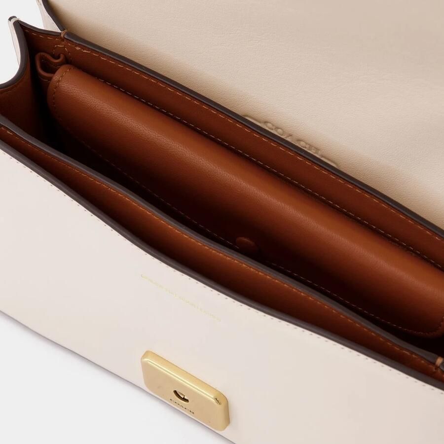 Coach Crossbody bags Luxe Refined Calf Leather Elevated Shoulder Bag in zwart - Foto 3