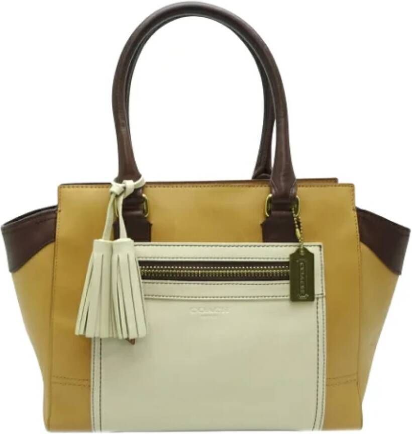 Coach Pre-owned Leather handbags Beige Dames
