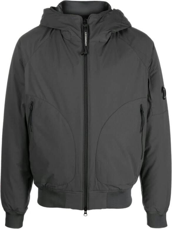 C.P. Company Pro-Tek Jack Blijf warm en stijlvol met deze Pro-Tek jas voor mannen. Grijs Heren