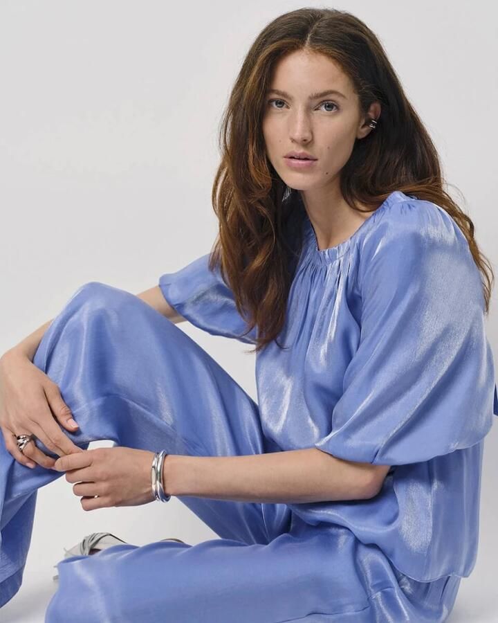 DANTE6 Dames Tops & T-shirts Simo Shimmer Back Detail Top Lichtblauw