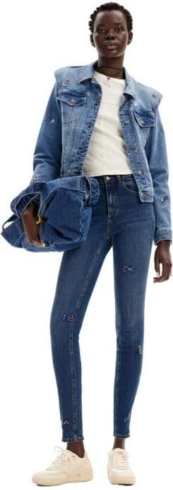 Desigual Jeans Meisje Slim Fit Jeans Bloemen Verfraaiingen - Foto 4