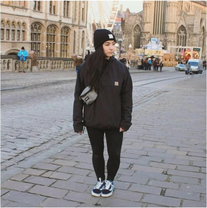 Eastpak Buiktasje SPRINGER unisex heuptas minibag in een casual look met logo-patch