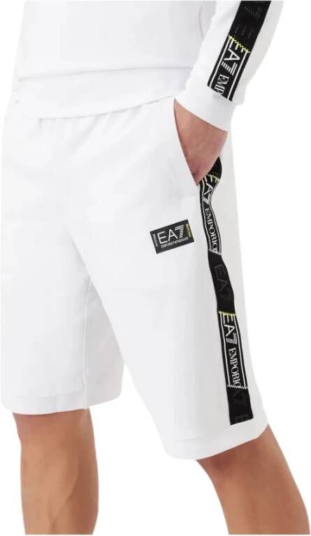 Emporio Armani EA7 Bermuda Shorts voor Heren met Logo Series Tape White Heren