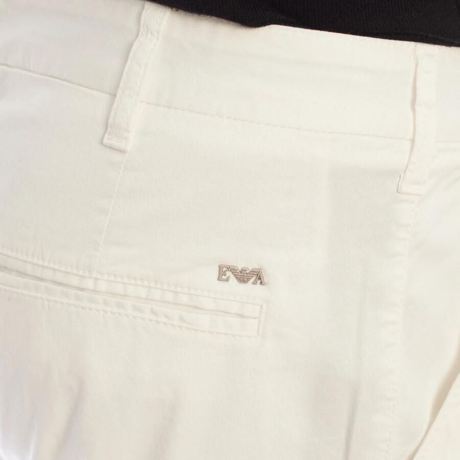 Emporio Armani Moderne Tapered Chino Broek White Heren