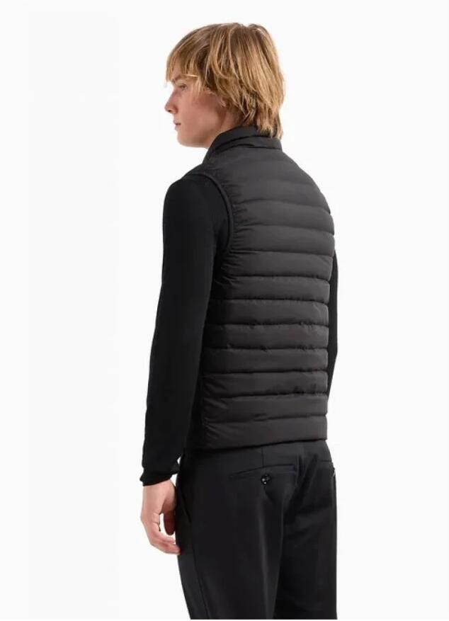 Emporio Armani Gewatteerd Mouwloos Vest Elegante Sportieve Stijl Black Heren