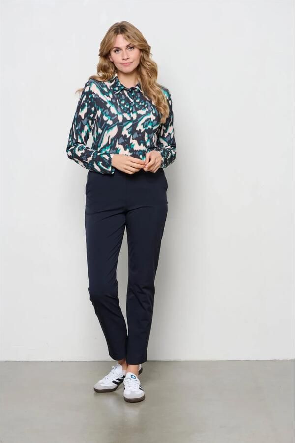 &Co Woman blouse met all over print LOTTE MINERAL blauw zwart wit - Foto 5