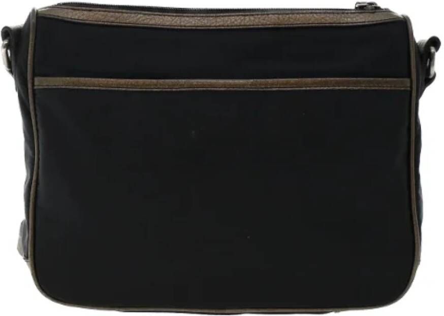 Burberry Vintage Pre-owned Nylon shoulder-bags Black Dames