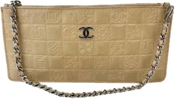 Chanel Vintage Tweedehands Leren Lucky Symbols Pochette Beige Dames