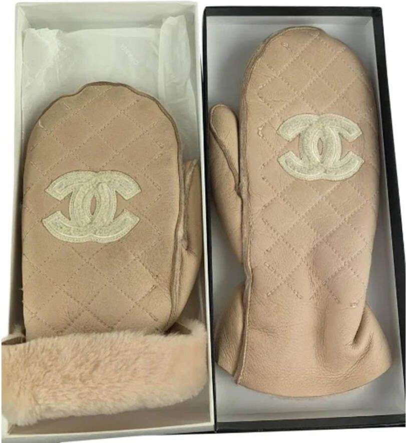 Chanel Vintage Beige Gewatteerde Leren Handschoenen Beige Dames