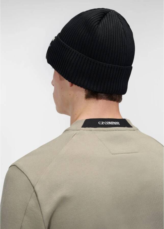 C.P. Company Stijlvolle Warme Wol Bonnet met Goggles Zwart Heren