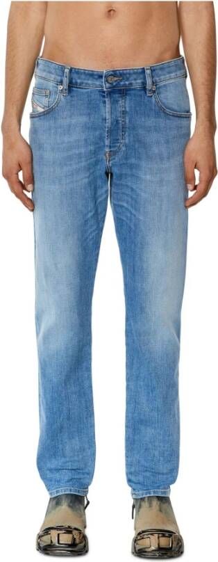 Diesel Slim-fit Jeans met Tapered Pijpen en Mid-rise Taille Blauw Heren