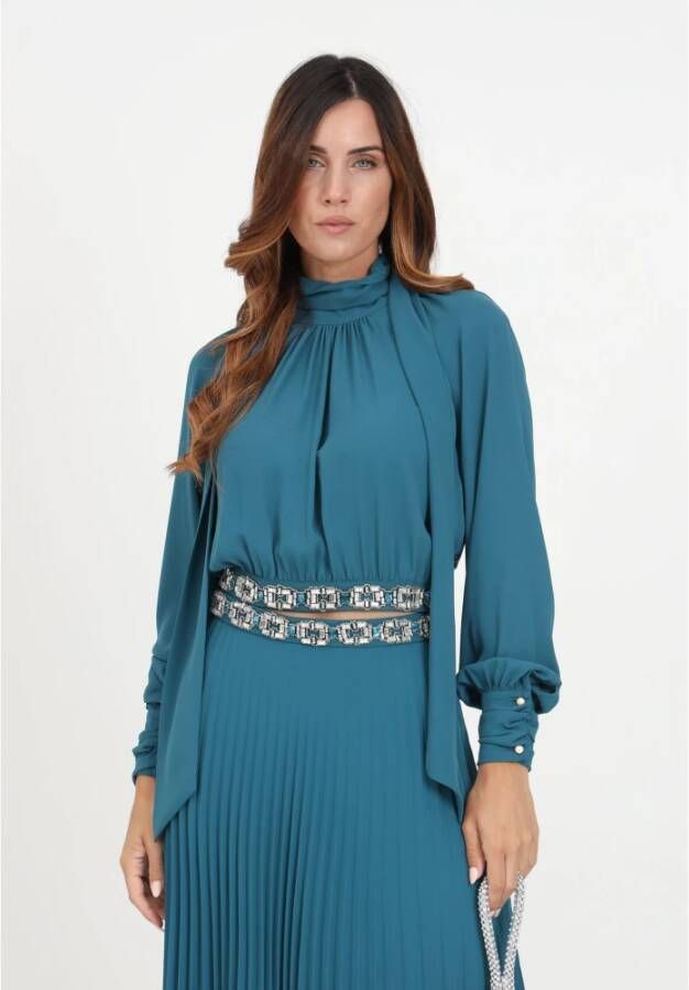 Elisabetta Franchi Georgette Gedrapeerde Blouse met Hoge Hals en Strik Sjaal Blauw Dames