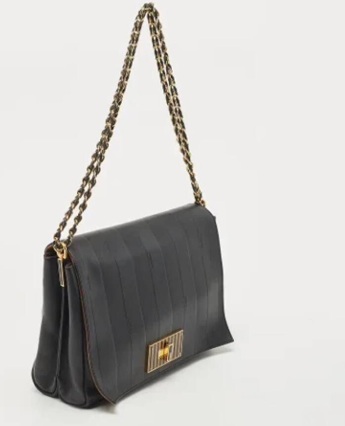 Fendi Vintage Tweedehands Zwarte Leren Fendi Schoudertas Black Dames